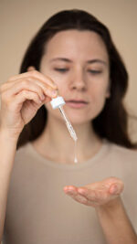 سرم پوست نوآکنه مدل نیاسینامید حجم 30 میلی لیتر - Image 3